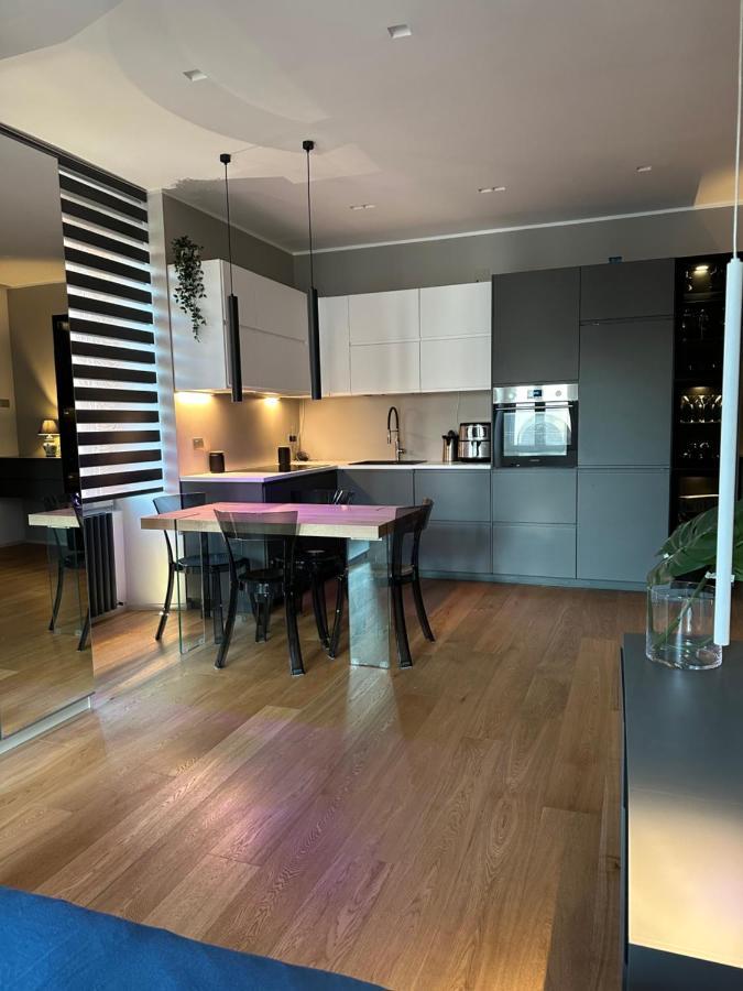 Lr Deluxe Apartments - Fondazione Prada - Metro M3 밀라노 외부 사진