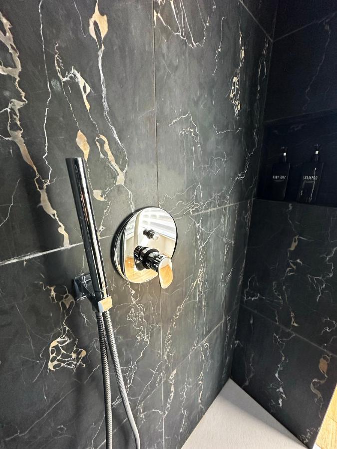 Lr Deluxe Apartments - Fondazione Prada - Metro M3 밀라노 외부 사진